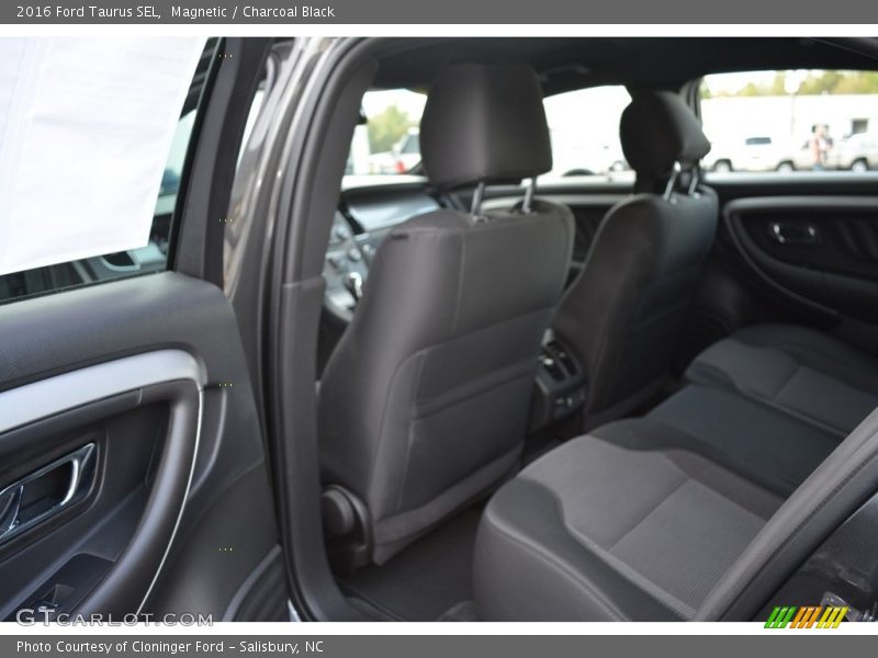 Magnetic / Charcoal Black 2016 Ford Taurus SEL