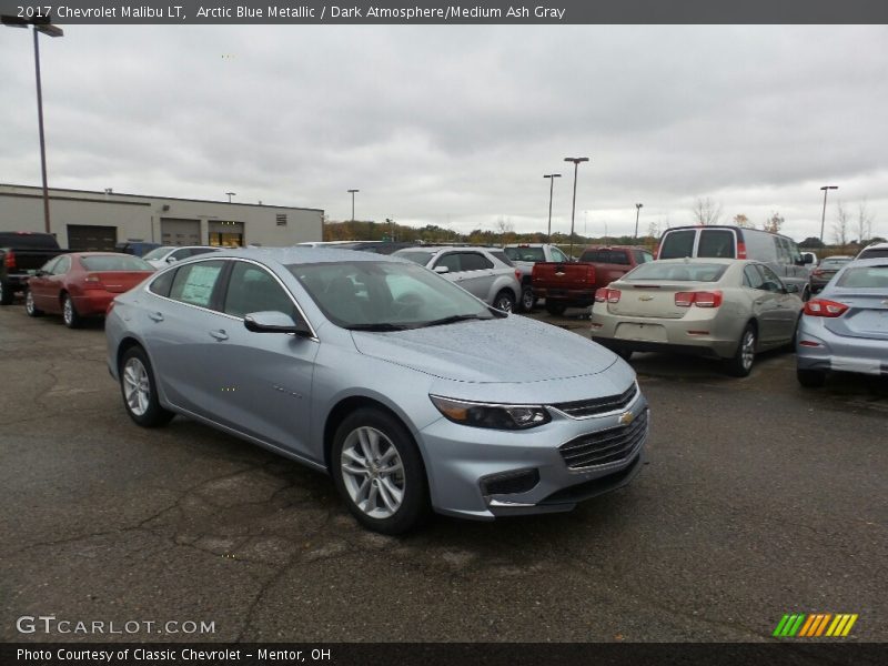 Front 3/4 View of 2017 Malibu LT