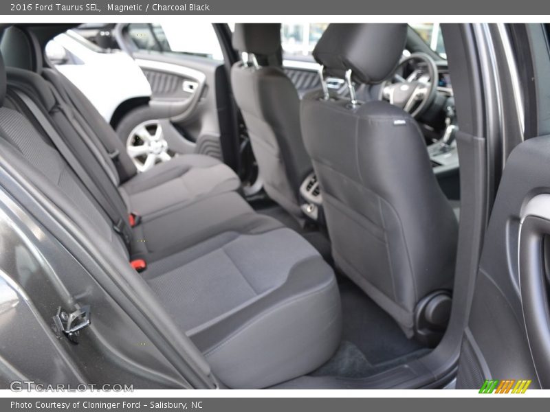 Magnetic / Charcoal Black 2016 Ford Taurus SEL