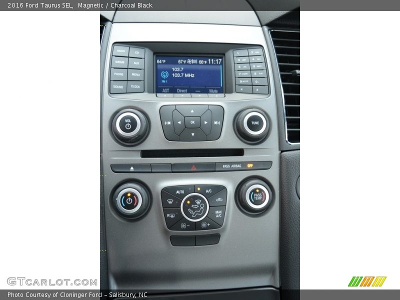 Magnetic / Charcoal Black 2016 Ford Taurus SEL