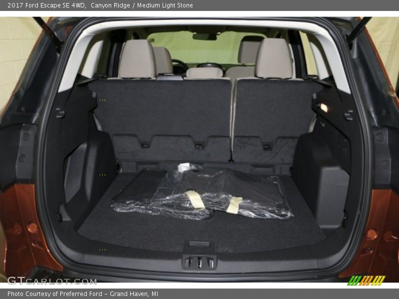 Canyon Ridge / Medium Light Stone 2017 Ford Escape SE 4WD