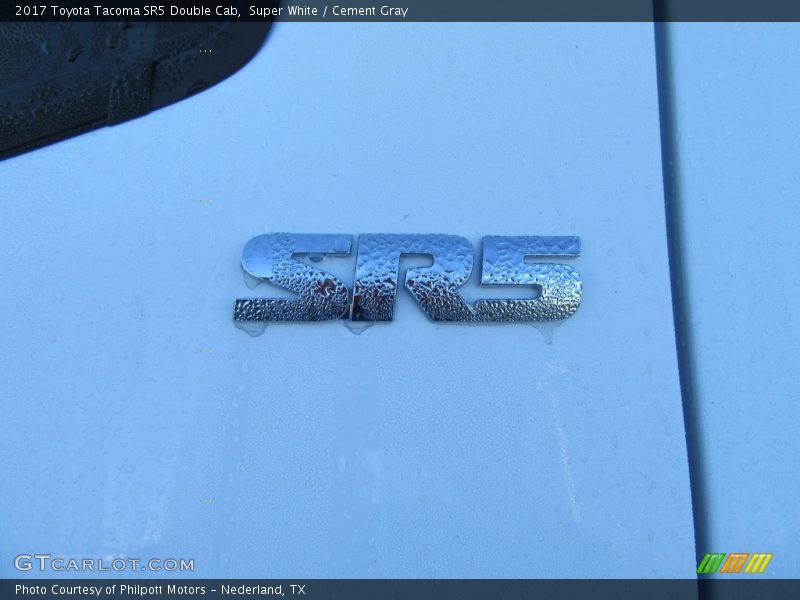 Super White / Cement Gray 2017 Toyota Tacoma SR5 Double Cab