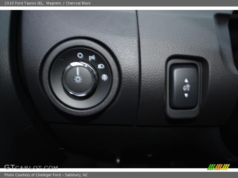 Magnetic / Charcoal Black 2016 Ford Taurus SEL