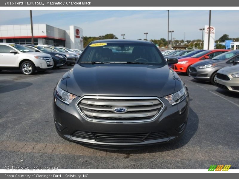 Magnetic / Charcoal Black 2016 Ford Taurus SEL