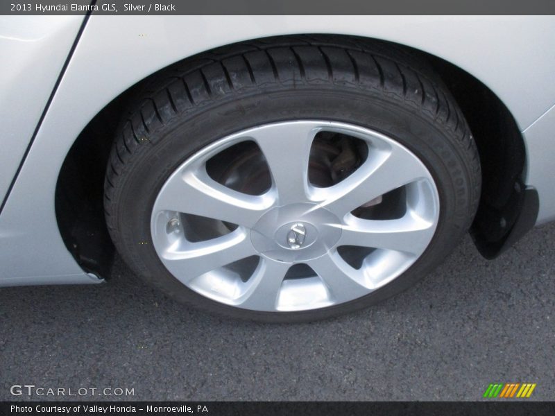 Silver / Black 2013 Hyundai Elantra GLS