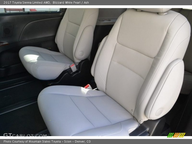 Blizzard White Pearl / Ash 2017 Toyota Sienna Limited AWD