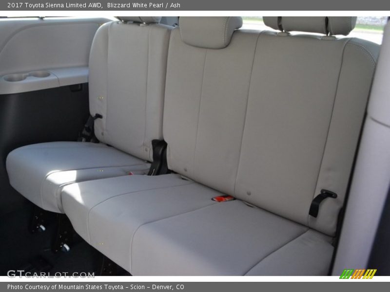 Blizzard White Pearl / Ash 2017 Toyota Sienna Limited AWD