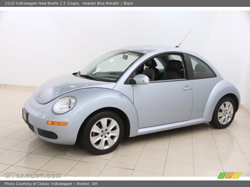 Front 3/4 View of 2010 New Beetle 2.5 Coupe