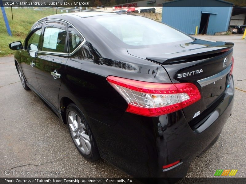 Super Black / Charcoal 2014 Nissan Sentra SR