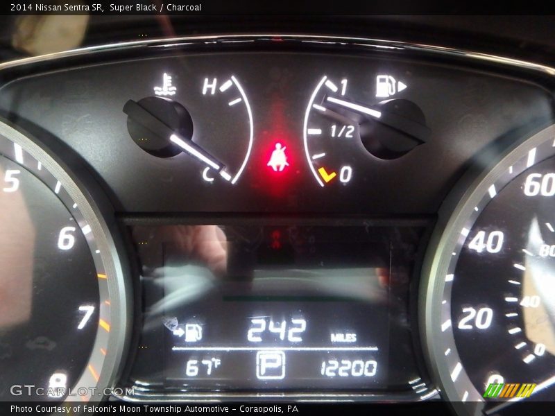Super Black / Charcoal 2014 Nissan Sentra SR