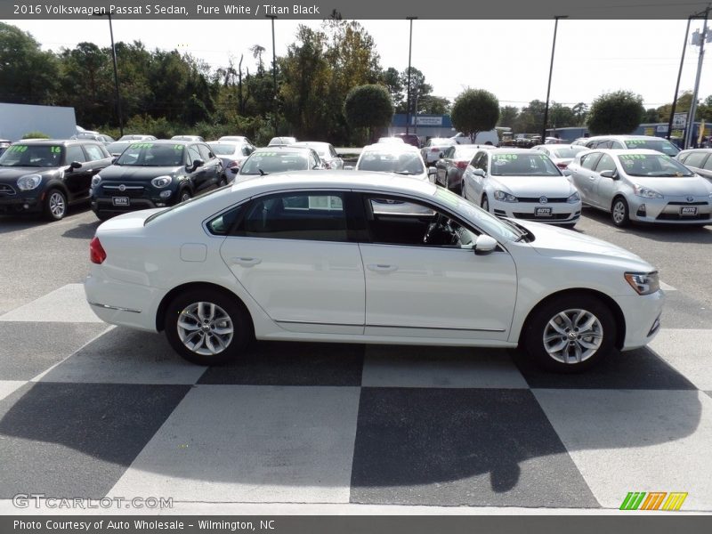 Pure White / Titan Black 2016 Volkswagen Passat S Sedan