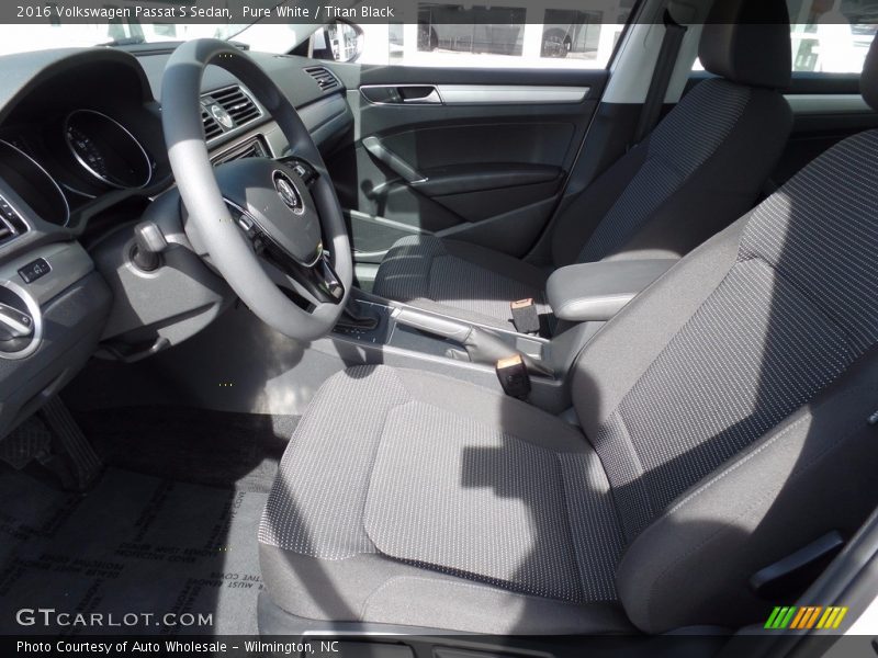 Pure White / Titan Black 2016 Volkswagen Passat S Sedan