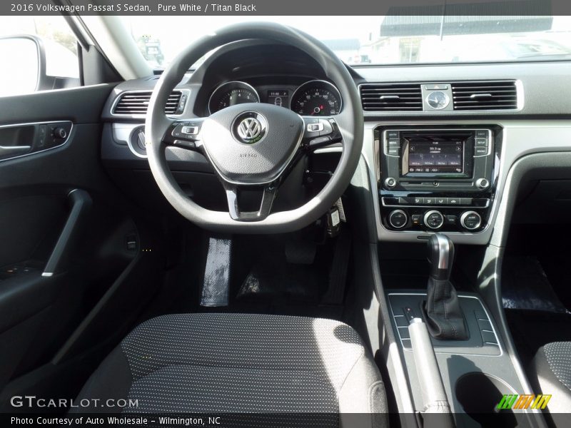 Pure White / Titan Black 2016 Volkswagen Passat S Sedan