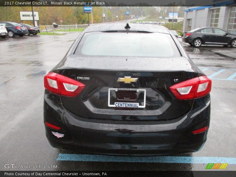 Mosaic Black Metallic / Jet Black 2017 Chevrolet Cruze LT
