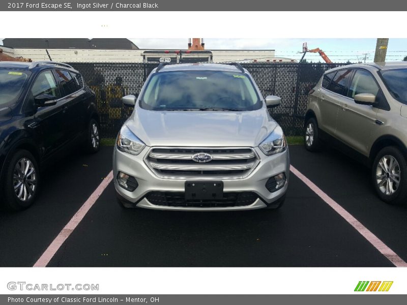 Ingot Silver / Charcoal Black 2017 Ford Escape SE