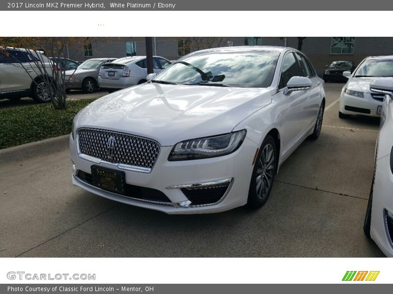 Front 3/4 View of 2017 MKZ Premier Hybrid