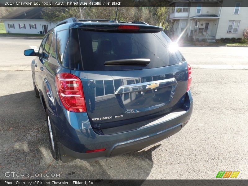 Patriot Blue Metallic / Jet Black 2017 Chevrolet Equinox LT AWD