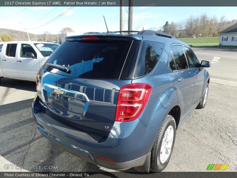Patriot Blue Metallic / Jet Black 2017 Chevrolet Equinox LT AWD