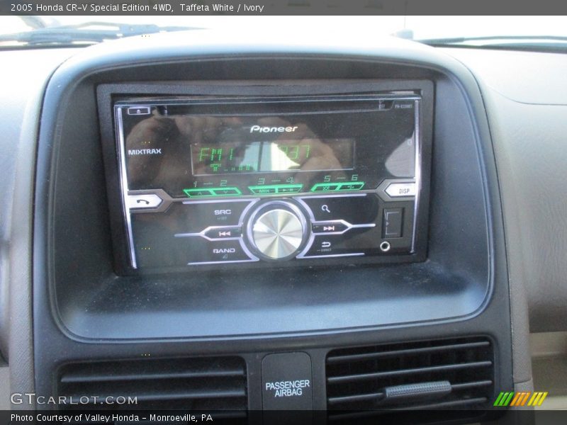 Taffeta White / Ivory 2005 Honda CR-V Special Edition 4WD