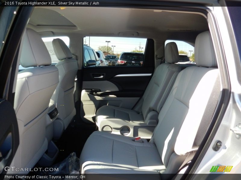 Silver Sky Metallic / Ash 2016 Toyota Highlander XLE