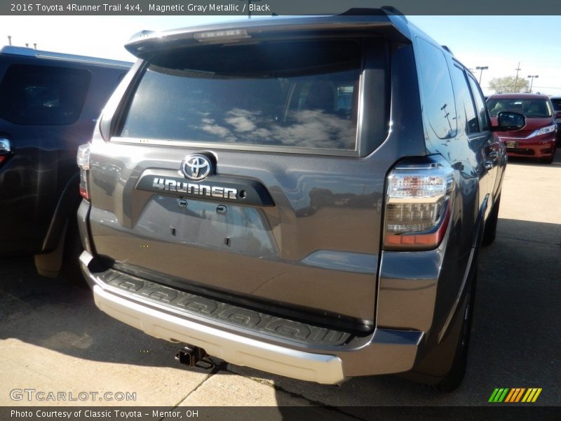 Magnetic Gray Metallic / Black 2016 Toyota 4Runner Trail 4x4