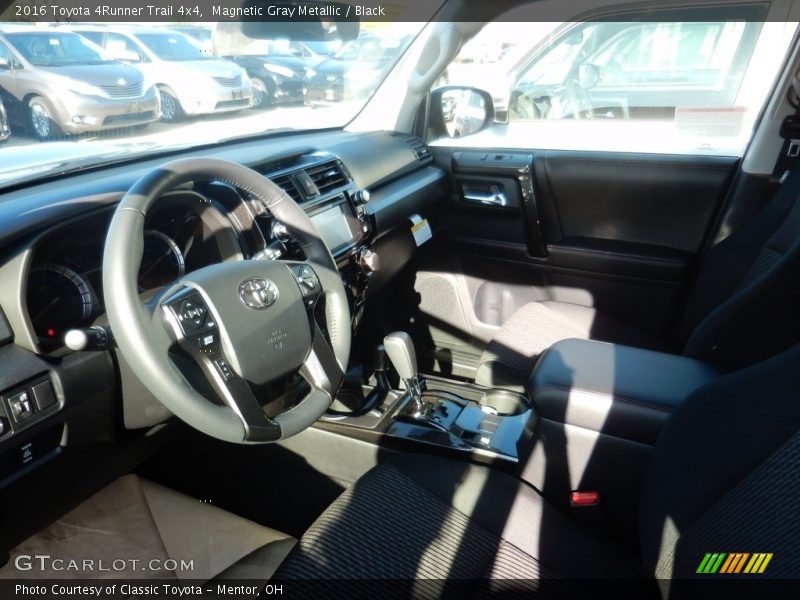 Magnetic Gray Metallic / Black 2016 Toyota 4Runner Trail 4x4