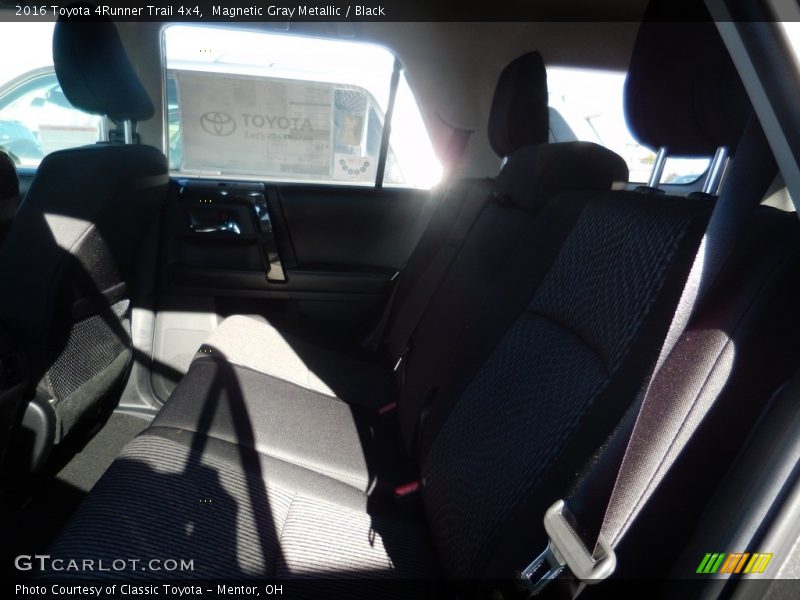 Magnetic Gray Metallic / Black 2016 Toyota 4Runner Trail 4x4