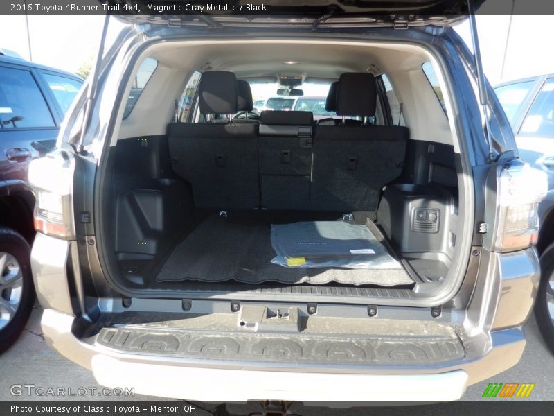 Magnetic Gray Metallic / Black 2016 Toyota 4Runner Trail 4x4