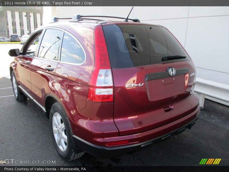 Tango Red Pearl / Gray 2011 Honda CR-V SE 4WD