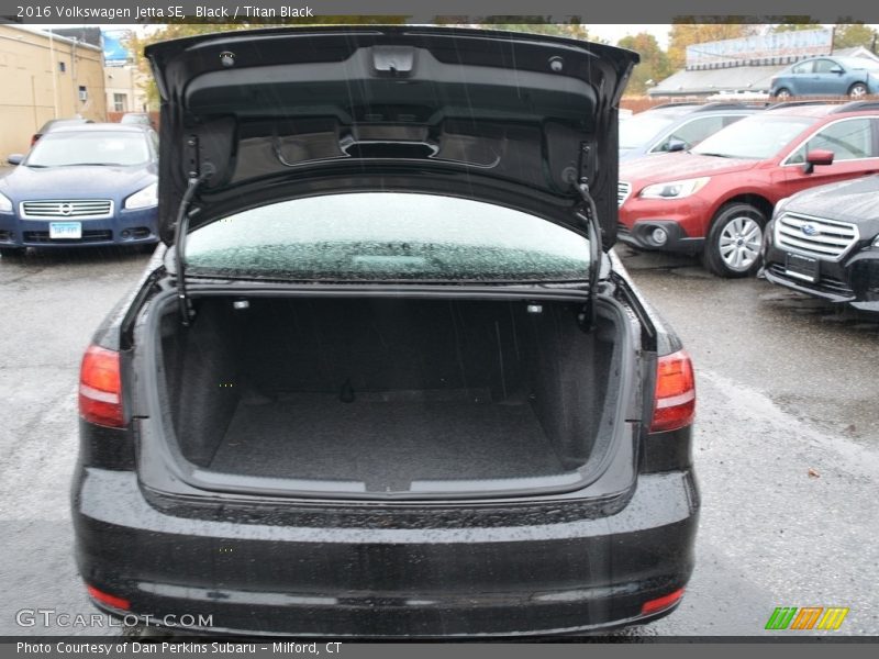 Black / Titan Black 2016 Volkswagen Jetta SE