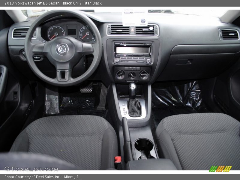 Black Uni / Titan Black 2013 Volkswagen Jetta S Sedan