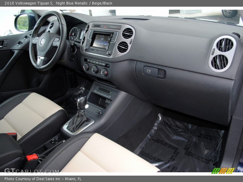 Night Blue Metallic / Beige/Black 2016 Volkswagen Tiguan S