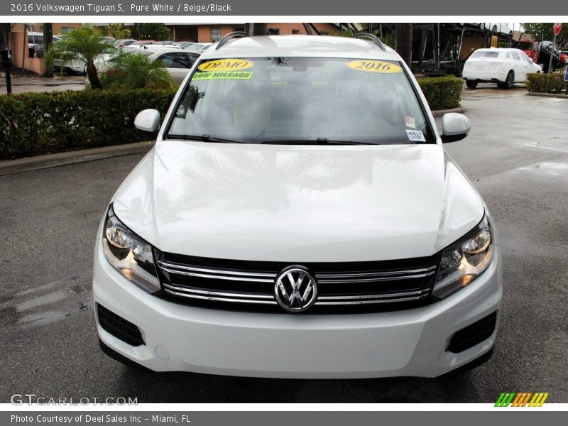 Pure White / Beige/Black 2016 Volkswagen Tiguan S