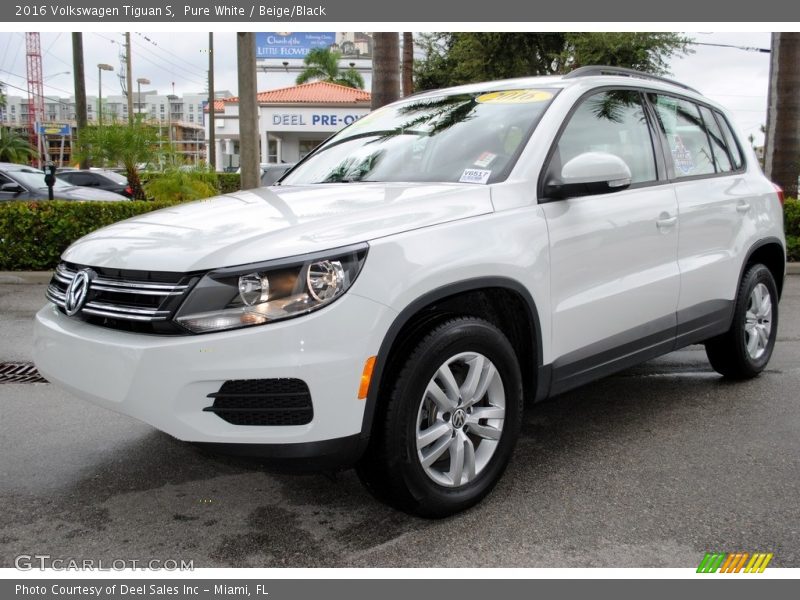 Pure White / Beige/Black 2016 Volkswagen Tiguan S