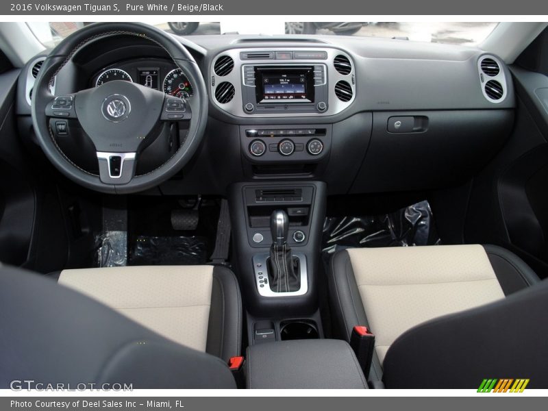 Pure White / Beige/Black 2016 Volkswagen Tiguan S
