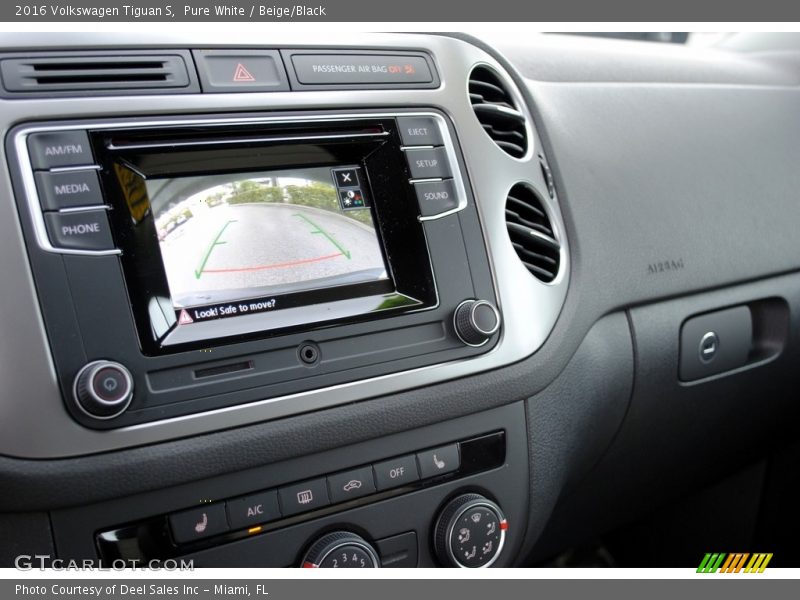 Pure White / Beige/Black 2016 Volkswagen Tiguan S