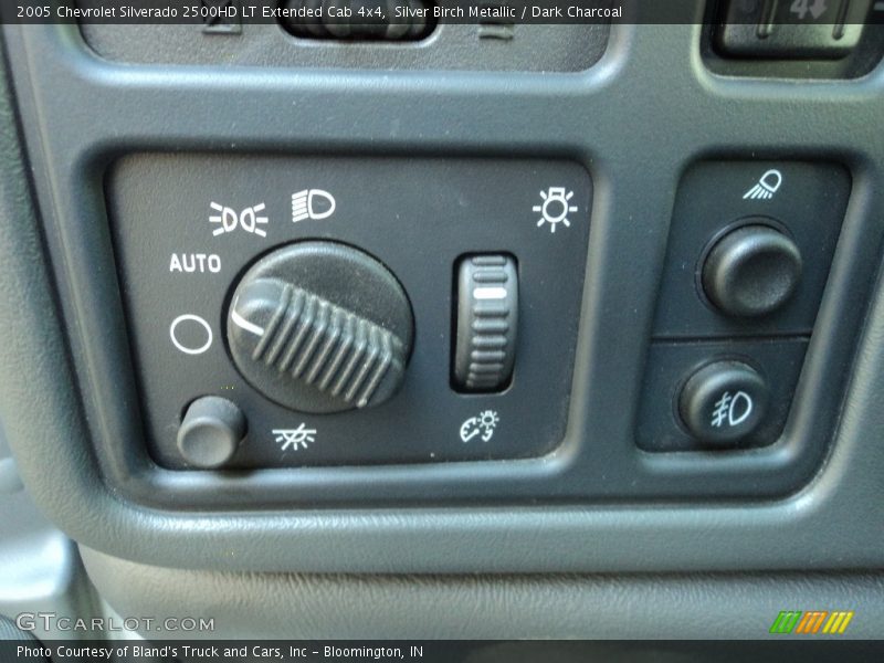 Silver Birch Metallic / Dark Charcoal 2005 Chevrolet Silverado 2500HD LT Extended Cab 4x4