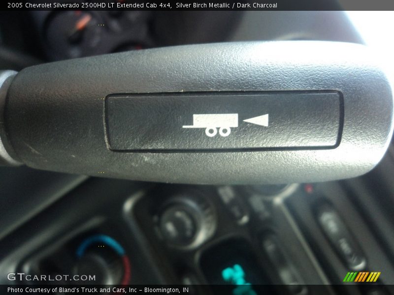 Silver Birch Metallic / Dark Charcoal 2005 Chevrolet Silverado 2500HD LT Extended Cab 4x4