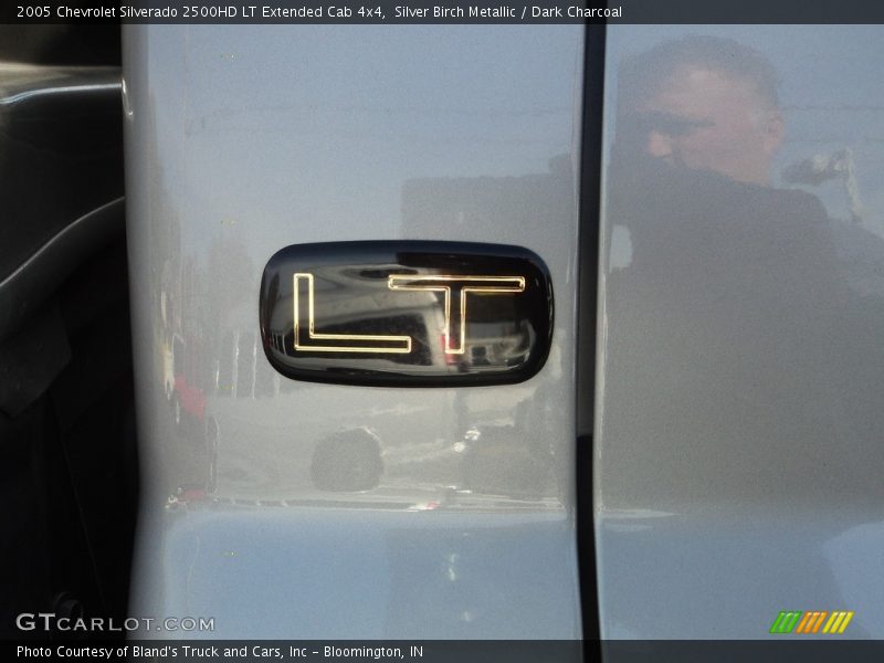 Silver Birch Metallic / Dark Charcoal 2005 Chevrolet Silverado 2500HD LT Extended Cab 4x4