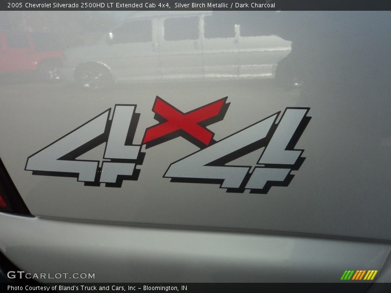 Silver Birch Metallic / Dark Charcoal 2005 Chevrolet Silverado 2500HD LT Extended Cab 4x4