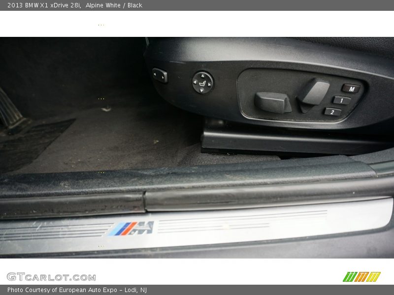 Alpine White / Black 2013 BMW X1 xDrive 28i