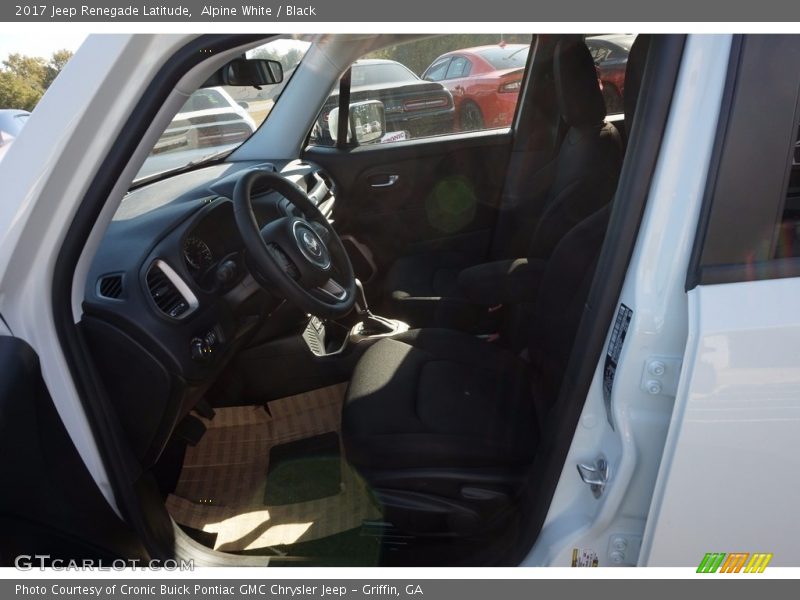 Alpine White / Black 2017 Jeep Renegade Latitude