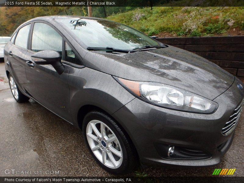 Magnetic Metallic / Charcoal Black 2015 Ford Fiesta SE Sedan