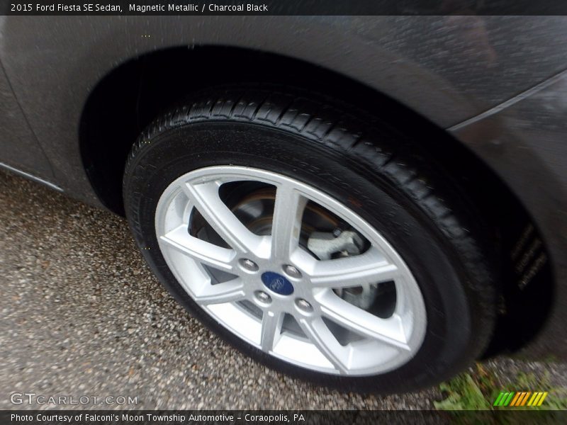 Magnetic Metallic / Charcoal Black 2015 Ford Fiesta SE Sedan