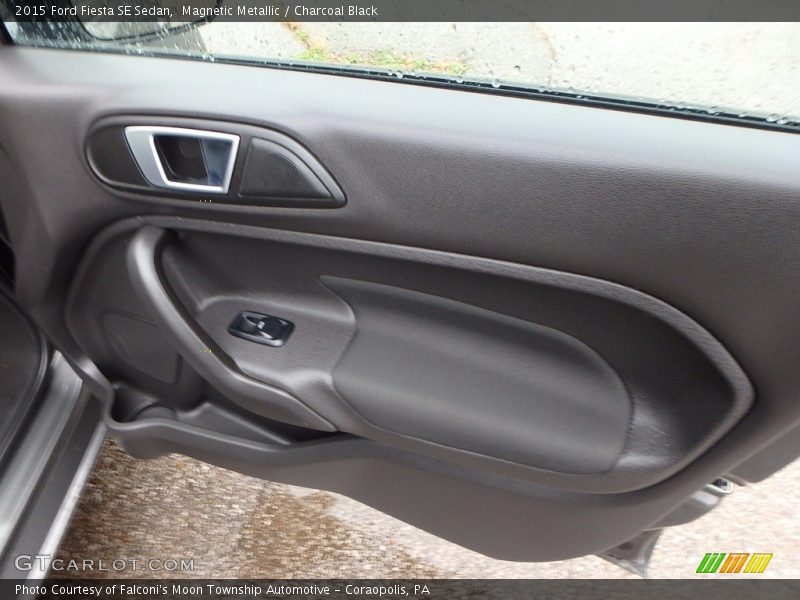 Magnetic Metallic / Charcoal Black 2015 Ford Fiesta SE Sedan