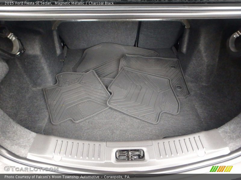 Magnetic Metallic / Charcoal Black 2015 Ford Fiesta SE Sedan