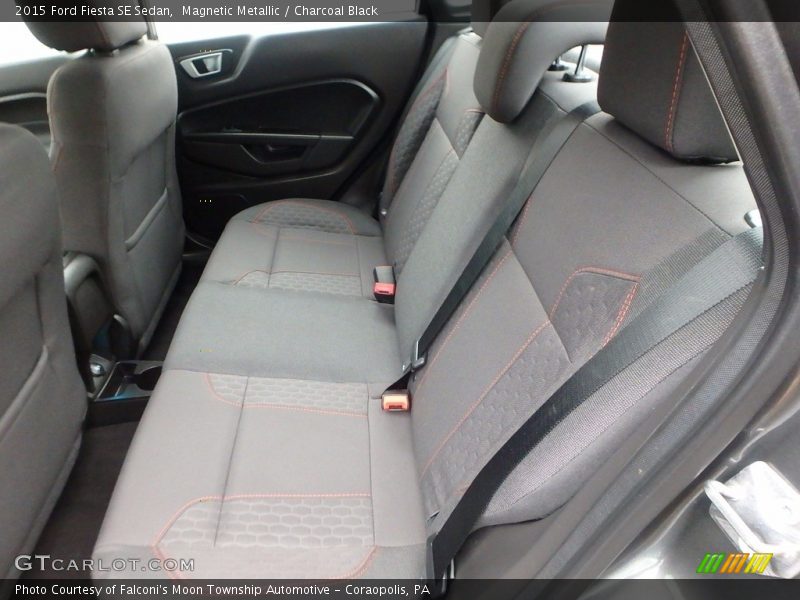 Magnetic Metallic / Charcoal Black 2015 Ford Fiesta SE Sedan