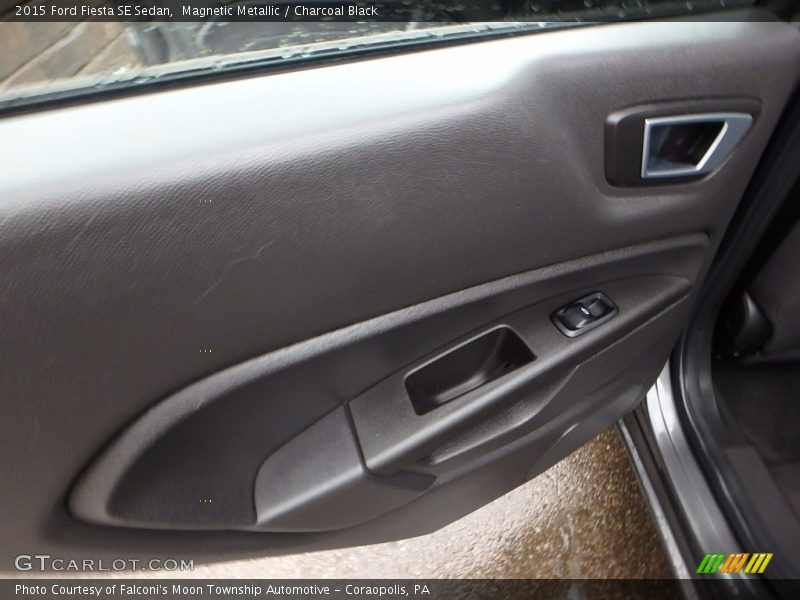 Magnetic Metallic / Charcoal Black 2015 Ford Fiesta SE Sedan
