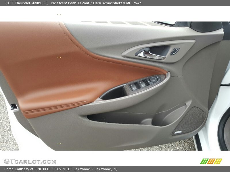 Iridescent Pearl Tricoat / Dark Atmosphere/Loft Brown 2017 Chevrolet Malibu LT
