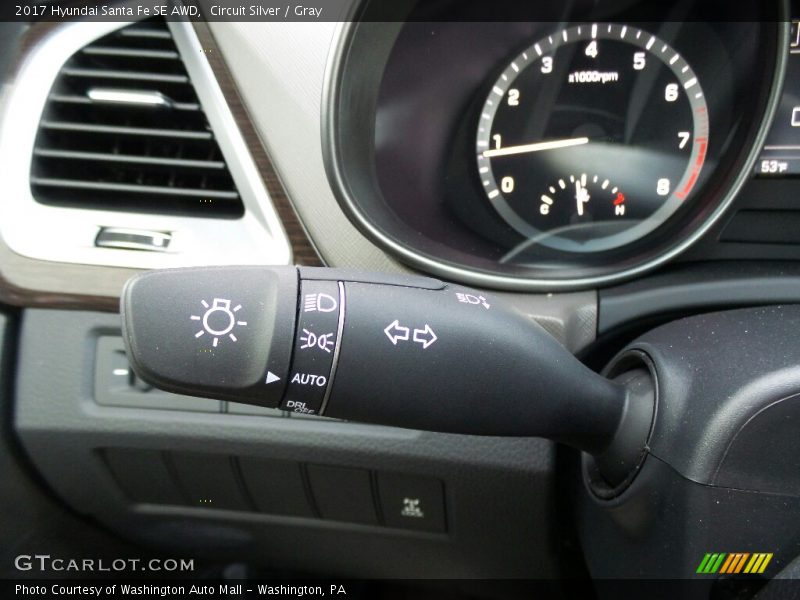 Circuit Silver / Gray 2017 Hyundai Santa Fe SE AWD